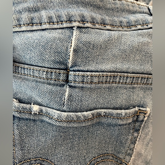 Levi’s light wash skinny jeans - Picture 4 of 9